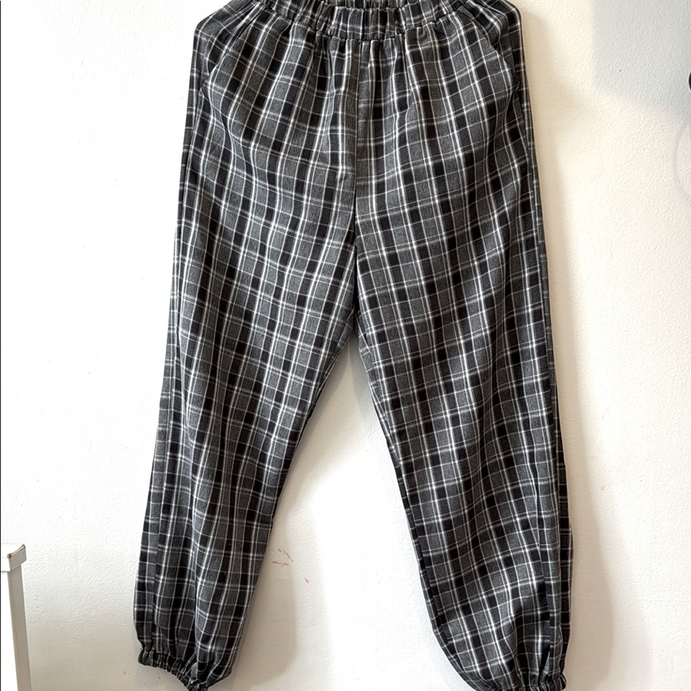 ROMWE Black and Gray Track Pants with Elastic Cuffs